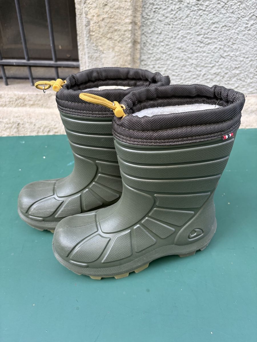 Viking Scarpe per ragazzi: Viking Gummistiefel mit Futter Gr. 35 – Usato da Zürich venduto da Niviki