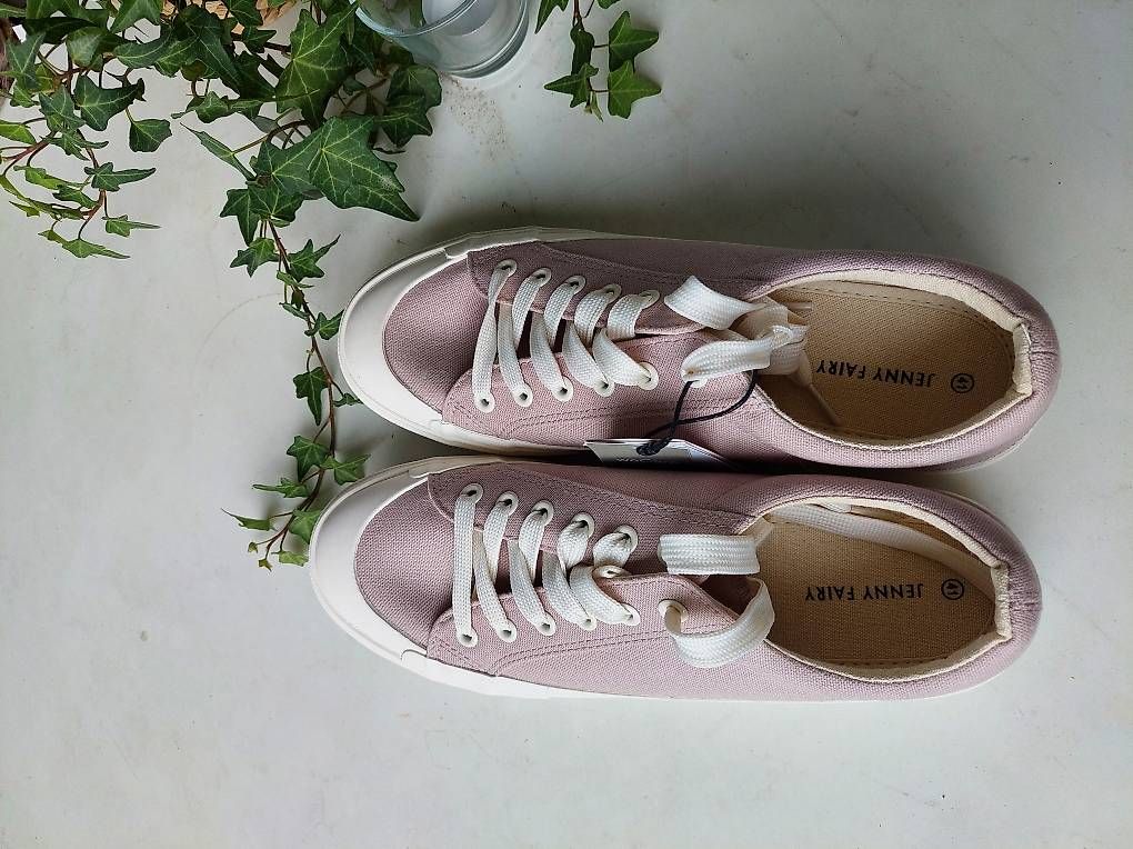 Chaussures femmes: Stilvolle Sneakers Gr. 40 – D'occasion à Bern par Huha1 1