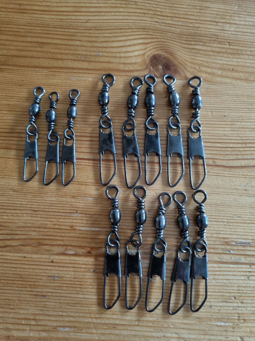 Attrezzatura da arrampicata: 13 Wirbel mit Karabiner, 2 Grössen – Nuovo (secondo la descrizione) da Russikon venduto da i_laura