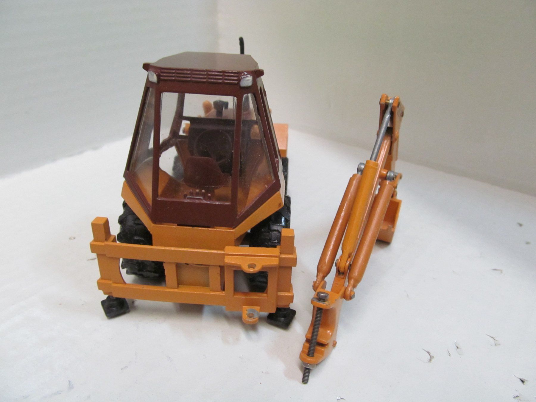 Conrad Modellbausätze & Standmodelle: CASE 580 G FRONT-HECK  LADER  CONRAD 1:35 – Neu (gemäss Beschreibung) aus Grueningen von malamut56 3
