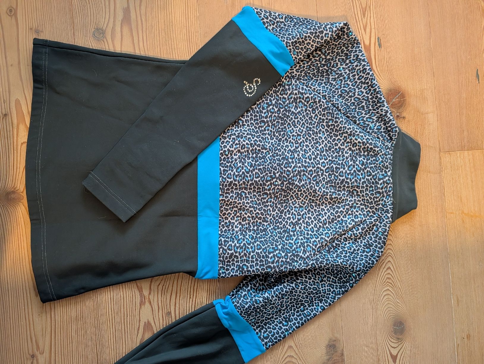 Sagester Kleiderpakete & -sets: Sagester Eiskunstlauf Kombi Leo  – Gebraucht aus Glarus von and_9yjq 4