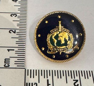 Plaquettes & Badges: 1 Pin "Interpol" – Neuf (Voir description) à Zürich par Policepatch