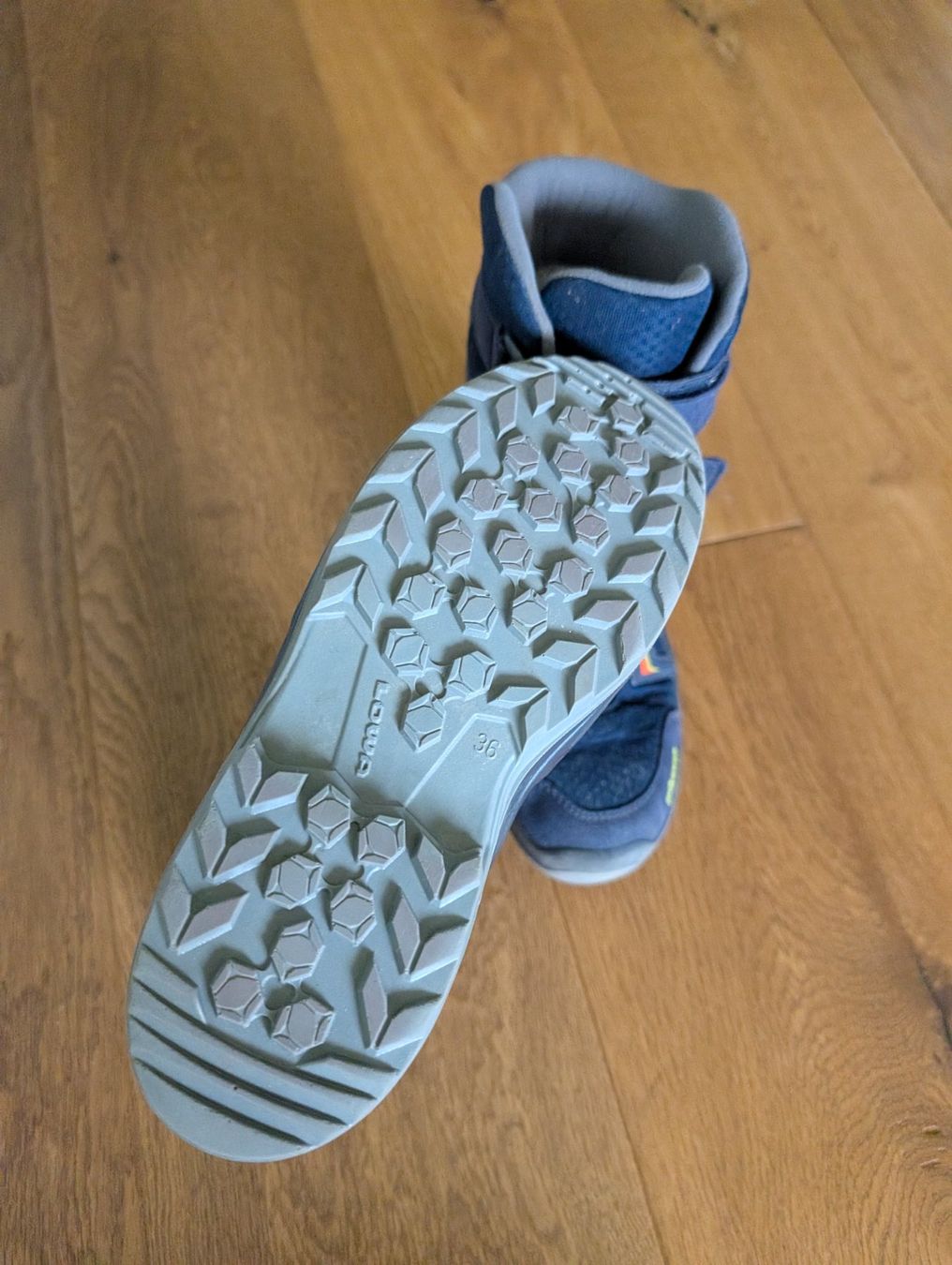 Lowa Schuhe für Jungen: Lowa Winterschule Gr 36 – Gebraucht aus Ennetmoos von Mountainfee 1