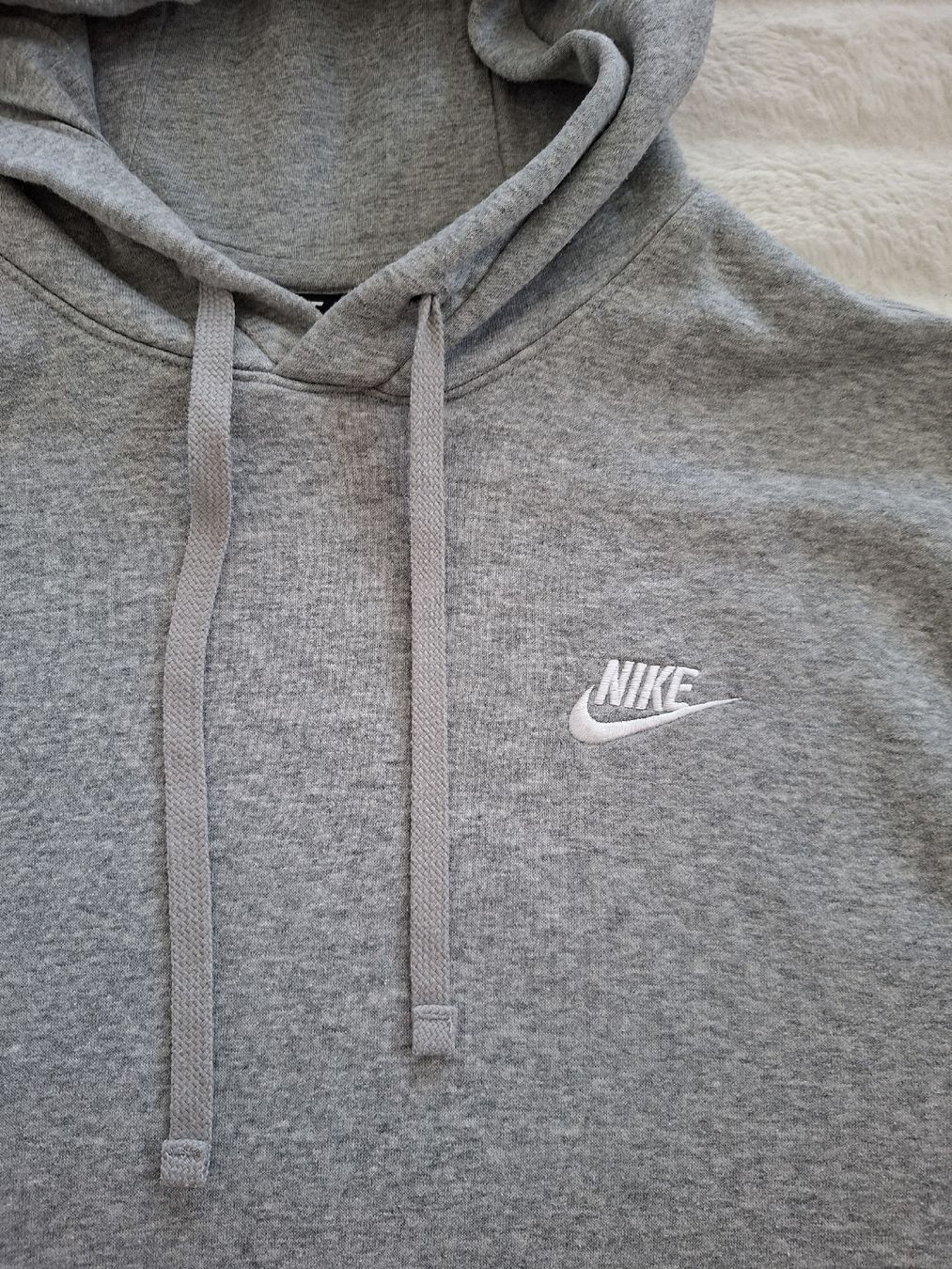 Nike Pullover & Sweatshirts: Pull Nike gris, taille S - idéal pour l'automne! – Gebraucht aus Renens VD von ser_j2fn 1