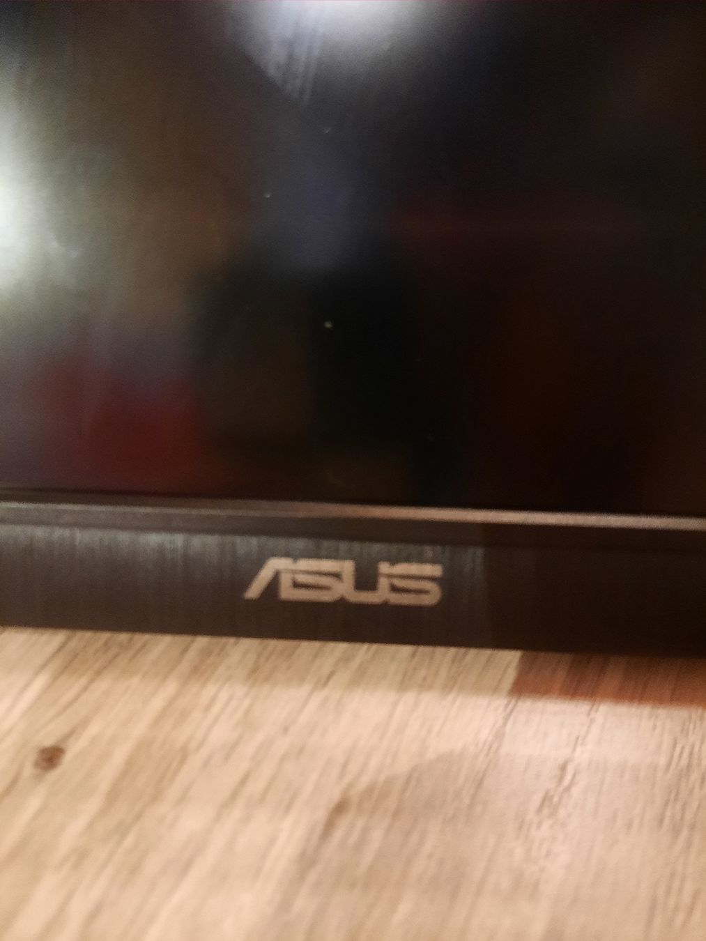 Asus Televisori: Écran ASUS avec support mural et bras articulé, comme neuf – Nuovo (secondo la descrizione) da Châtonnaye venduto da lem_x9zx 1