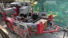 Antike Feuerwehr Motorspritze Typ 2