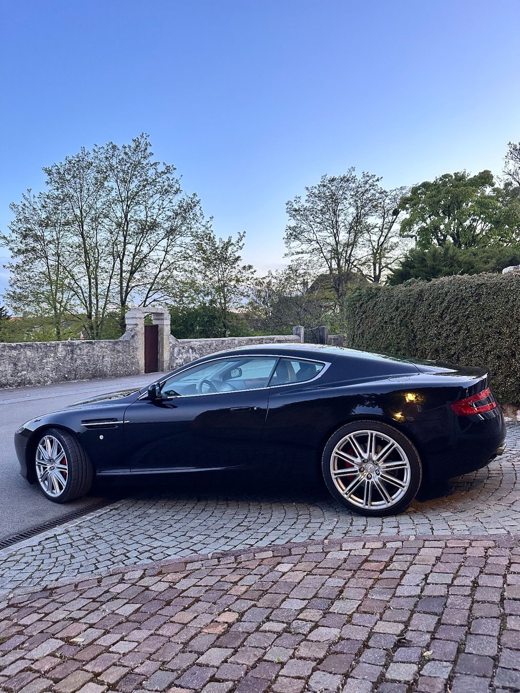 Aston Martin Automobili: Aston Martin DB9 Coupé – Usato da Genève venduto da SovereignWatch 3