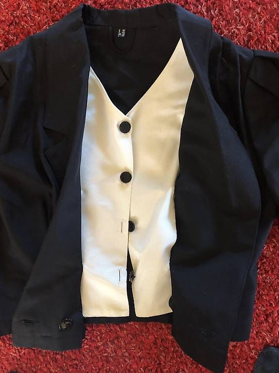 Giacche: Elegantes Jacket/Blazer schwarz mit Einsatz – Usato da Luzern venduto da Lu66 1