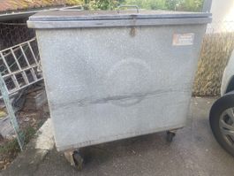 Container 