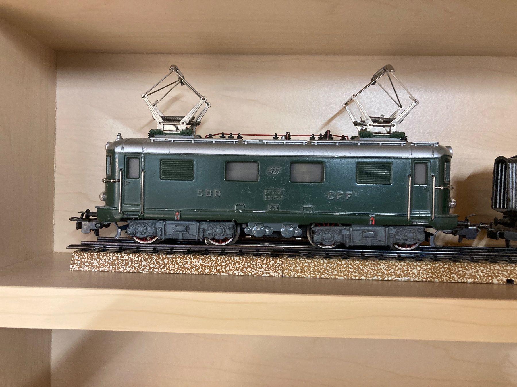 Märklin Modellini di ferrovie: Märklin Retro-Zug mit Re 4/4 RET800 – Usato da Sarnen venduto da Pheggli 1