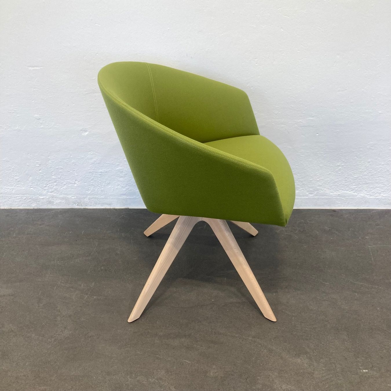 Poltrone: Andreu World Brandy SO2997 Armchair – Usato da Schönenwerd venduto da mcofficeshop 2