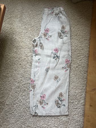Hosen 100% Lino Blumenmuster beige Grösse L neuwertig