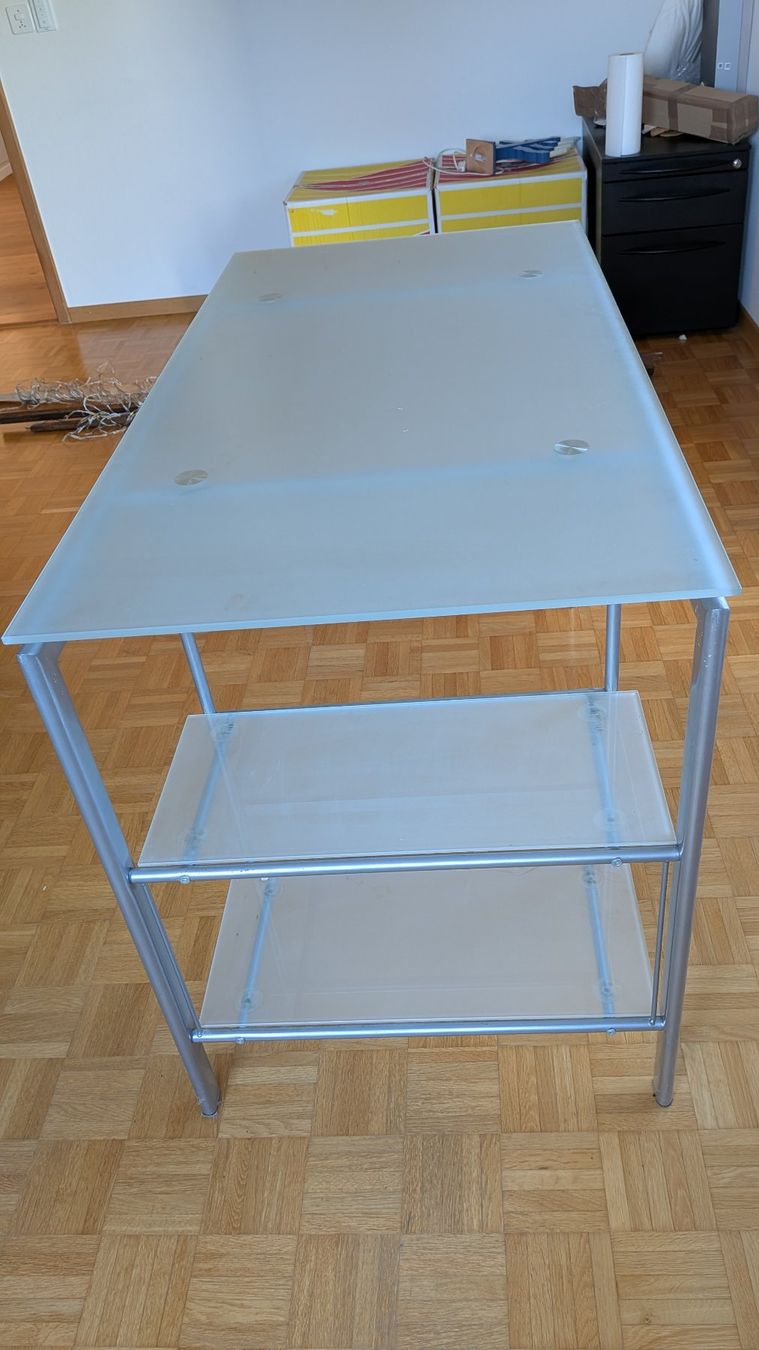 Scrivanie: Schreibtisch mit Glasplatte – Usato da Rupperswil venduto da white.rabbit 2