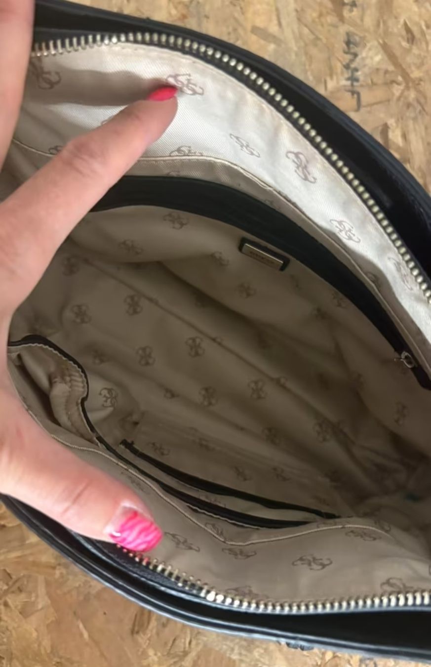 Guess Sacs femmes: borsa Guess  – D'occasion à Vairano par Miry90. 2