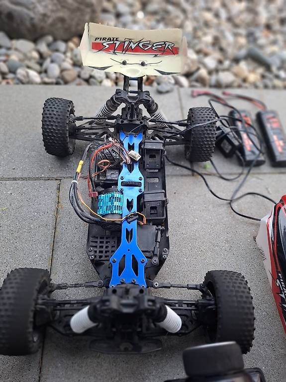Modellismo RC: RC Elektroauto Stinger Pirate T2M – Usato da oberaach venduto da sole03 1