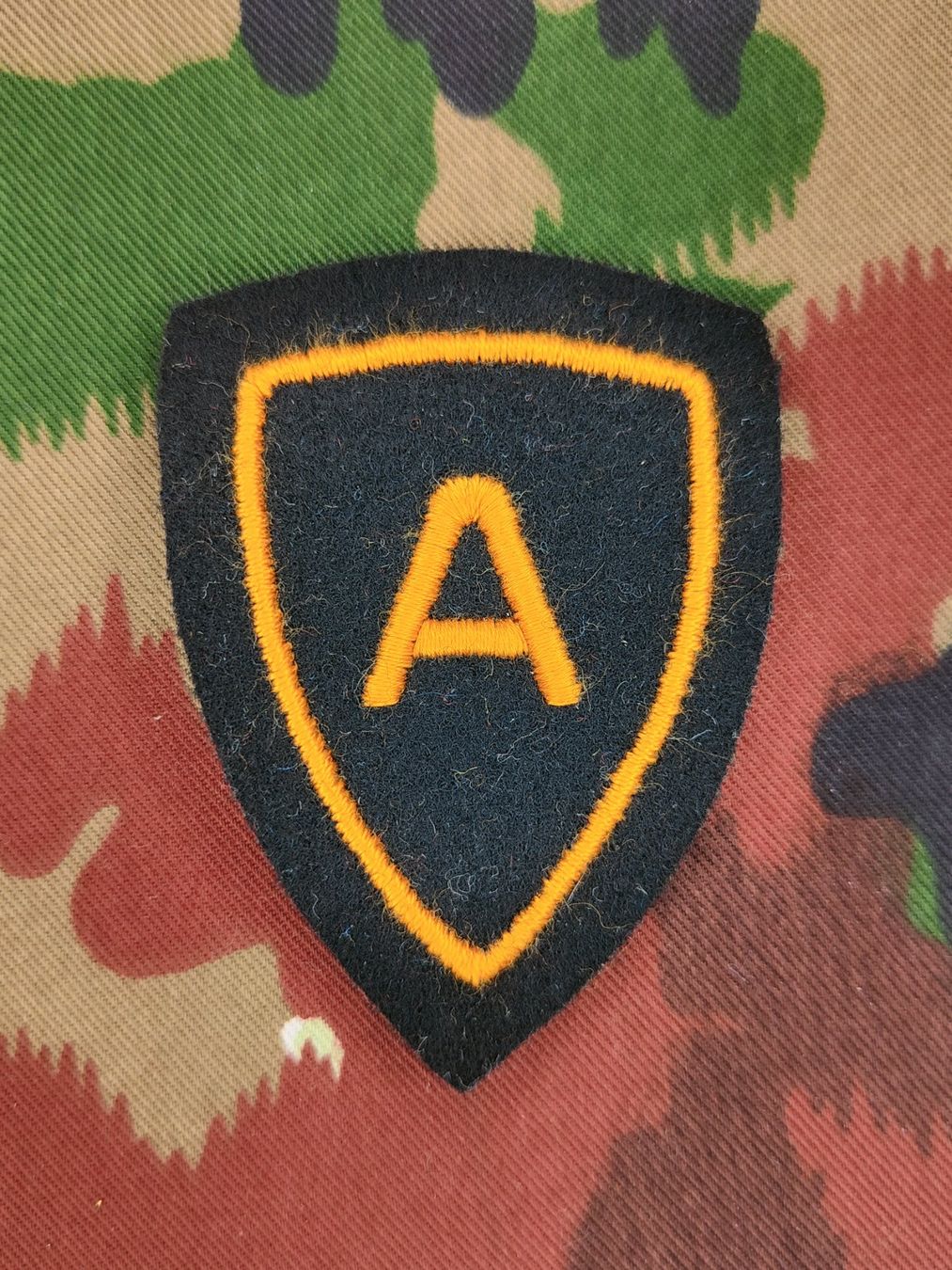 Schweizer Armee Uniformen:  Funktionsabzeichen Physiker Ord. 1972, Variante 1 – Gebraucht aus Bauma von SwissMilitaria