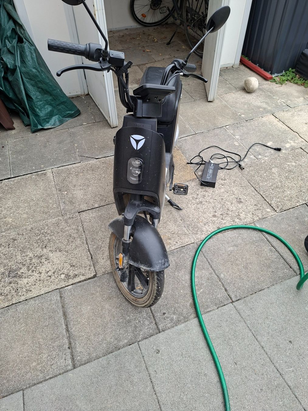 Yadea Scooter: E-Scooter Yadea Modell V7 schwarz – Usato da Turgi venduto da bin_8rlv 2