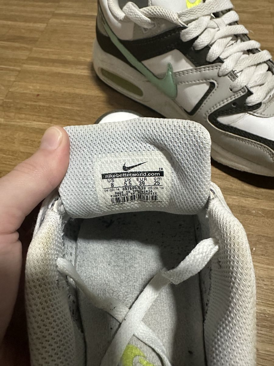 Nike Scarpe da donna: Nike Air Max Command Gr. 39 – Usato da Basel venduto da Zekoo. 2
