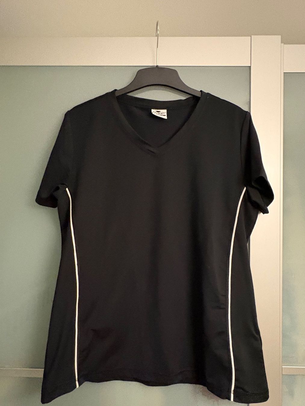 Top: Sport top - Size 44/46 – Usato da Muzzano venduto da Sidney_3