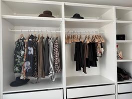 IKEA Pax Kleiderschrank mit Beleuchtung 
