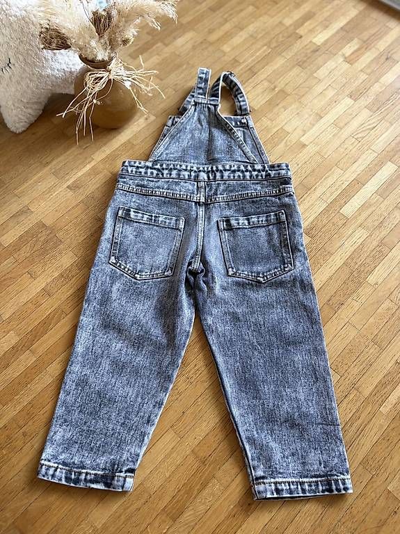 Pantaloni: Latzhose Tiny  Cottons Denim grau, 4Y – Usato da Schlieren venduto da var_dms8 1