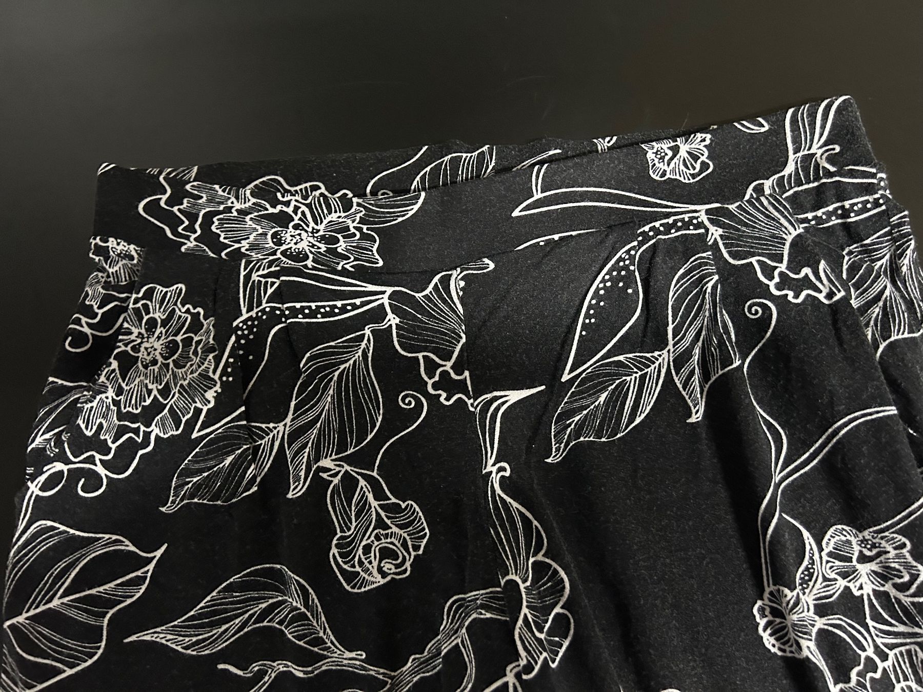 Pantaloni: leichte Damenhose Stretch Gr. L – Usato da Obergösgen venduto da Andre118 1