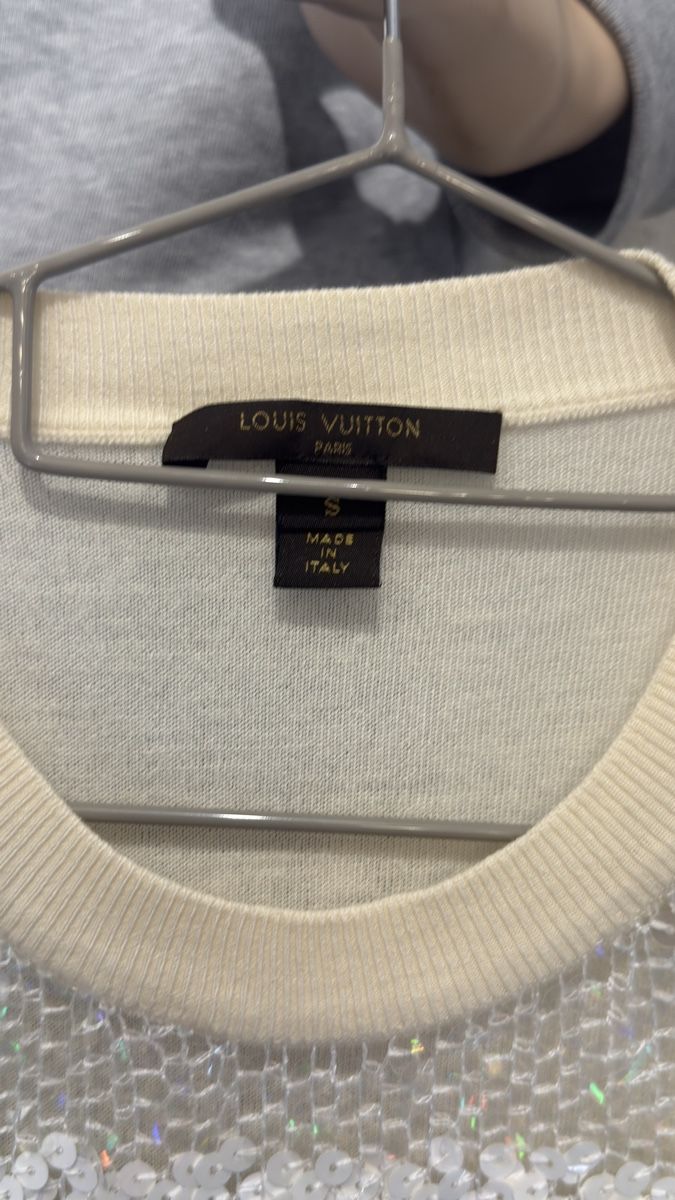 Pullover & Sweatshirts: Louis Vuitton Pullover mit Pailletten, Gr. S, Made Italy 49 – Gebraucht aus Lachen SZ von HelvetiaLuxury 2