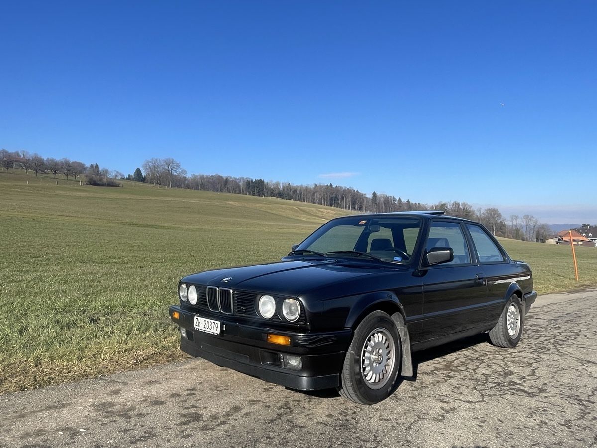 BMW Automobili: BMW E30 318is ab Mfk 25 – Usato da Dietikon venduto da T.S.8002