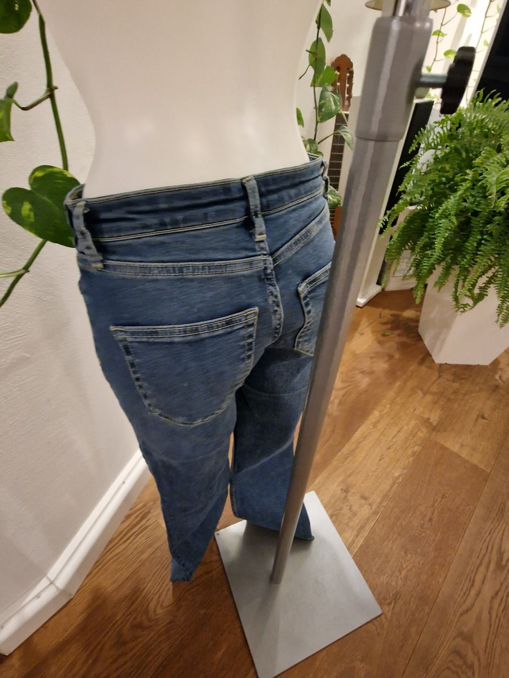 Zara Jeans: Zara Jeans, Grösse 32, Top Zustand – Gebraucht aus Wald ZH von Cjp 4