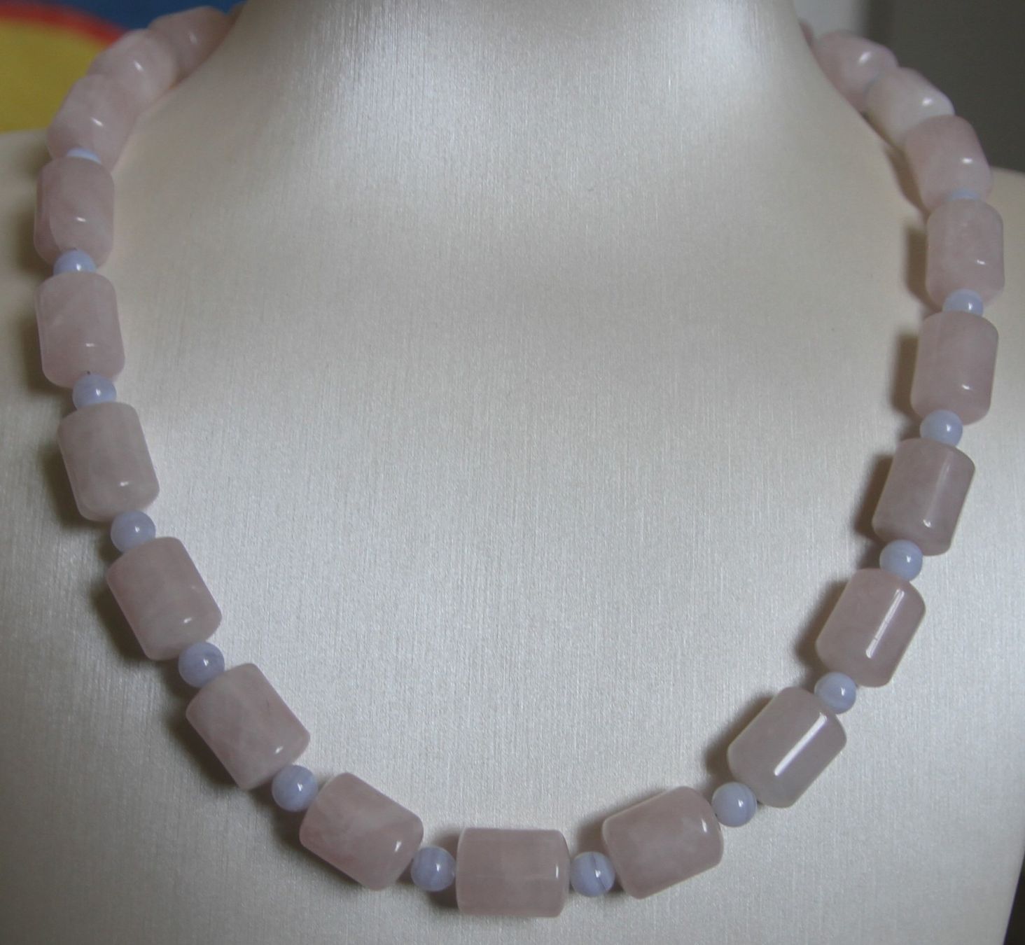 Ketten: NEU: Rosenquarz Chalcedon Edelstein Kette Collier – Neu (gemäss Beschreibung) aus Matten b. Interl von EdelsteineInterlaken 1