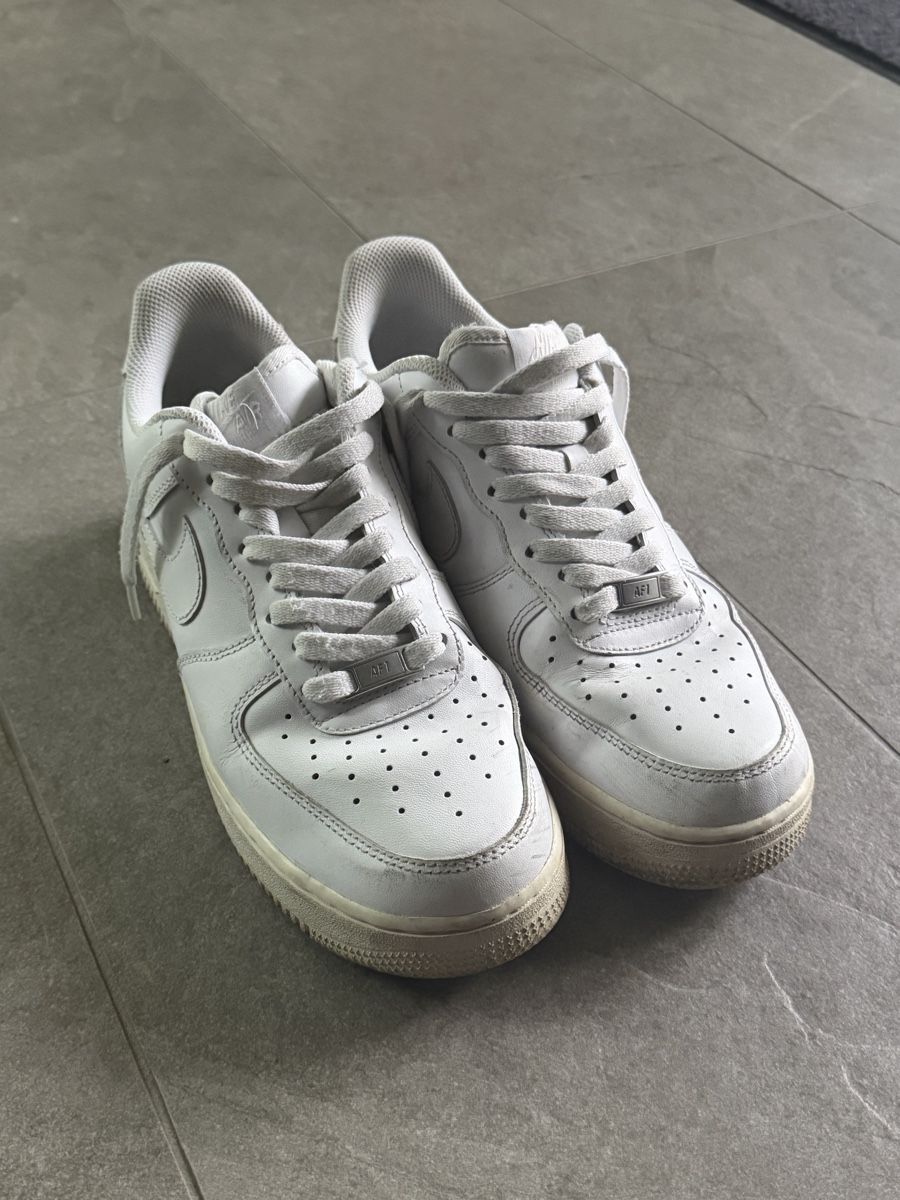 Nike Scarpe da uomo: Nike Air Force 1 ’07 Triple White – Usato da Zofingen venduto da giu_p72q 1