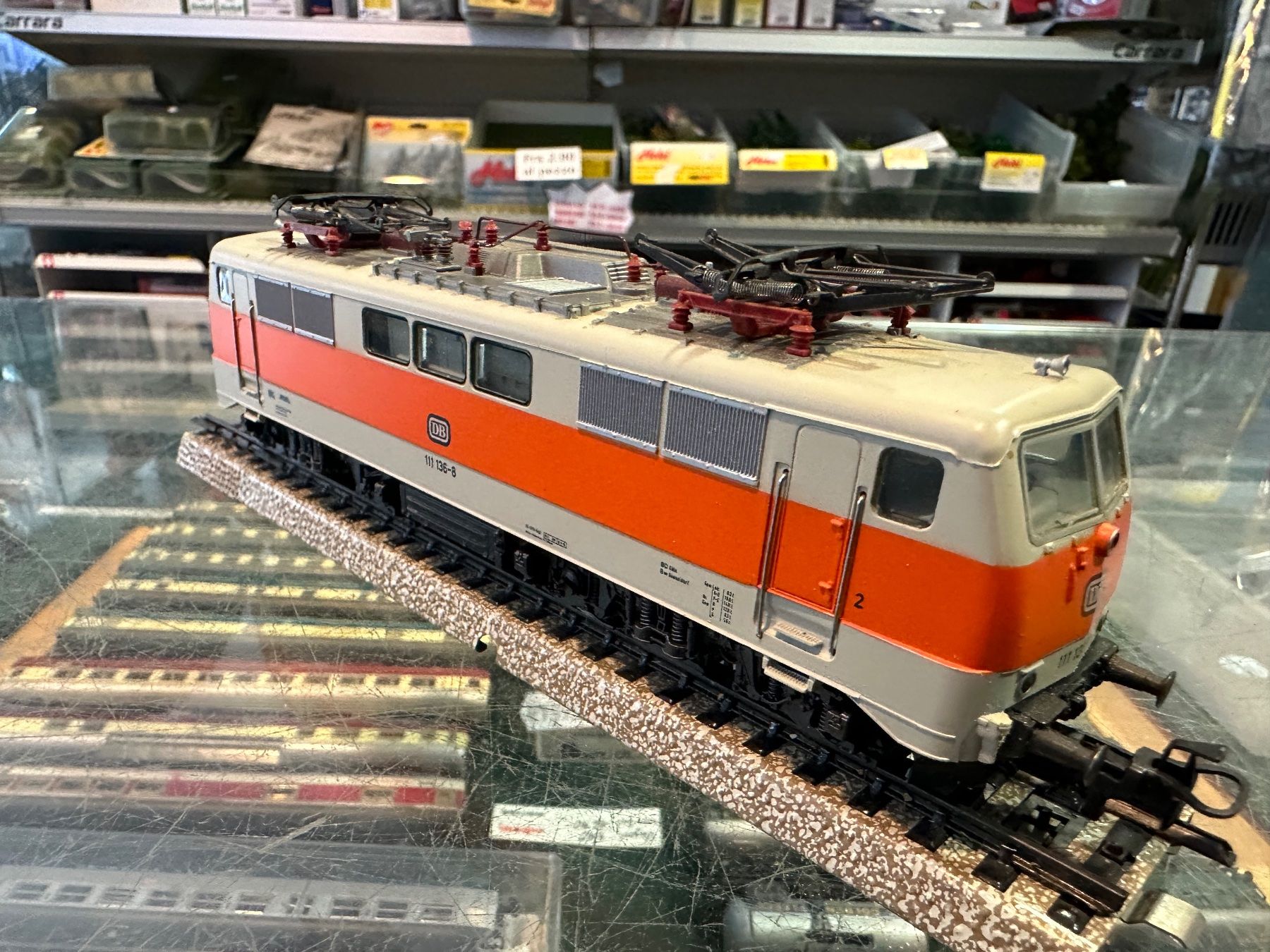 Märklin Modellini di ferrovie: Märklin 3155 Br 111 AC Analog DB Good Condition – Usato da Chiasso venduto da Carrara-Modellismo 4
