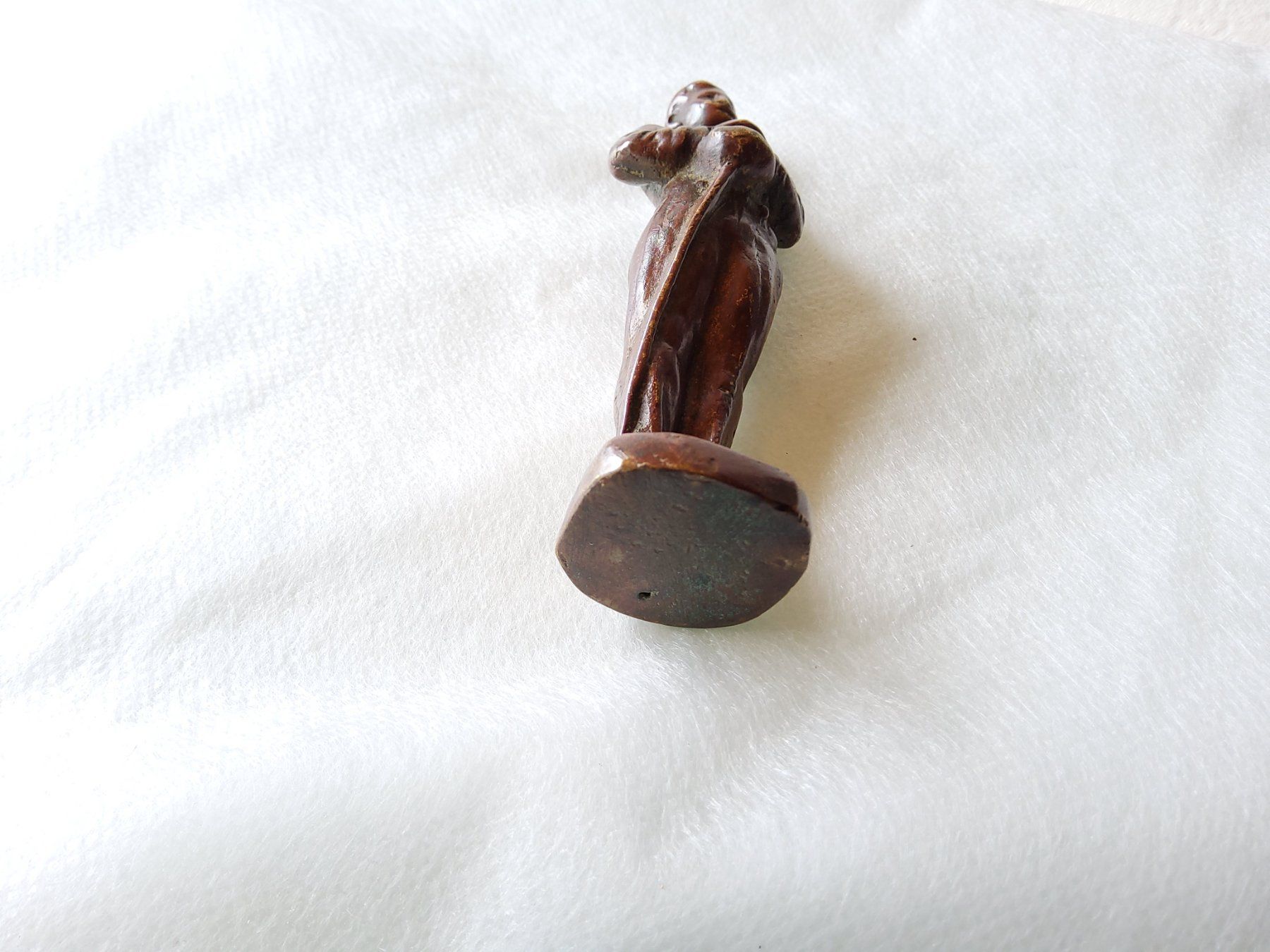 Figuren: Petite statuette ancienne en bronze  – Gebraucht aus Malleray von Broc-Mo 4