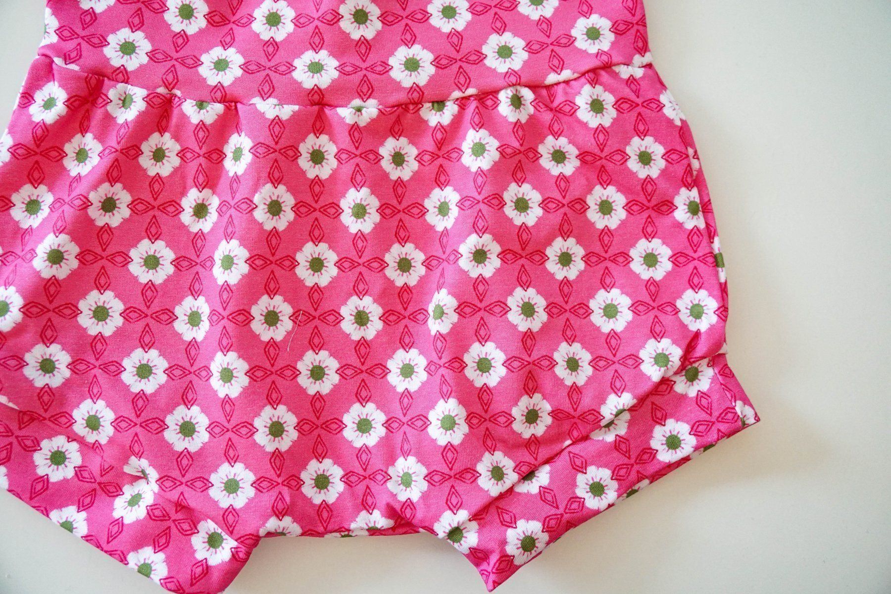 Pantaloni: Pink Kurze Hose mit Blumen 110/116 NEU – Nuovo e nell'imballaggio originale da Zürich venduto da sambaum 3