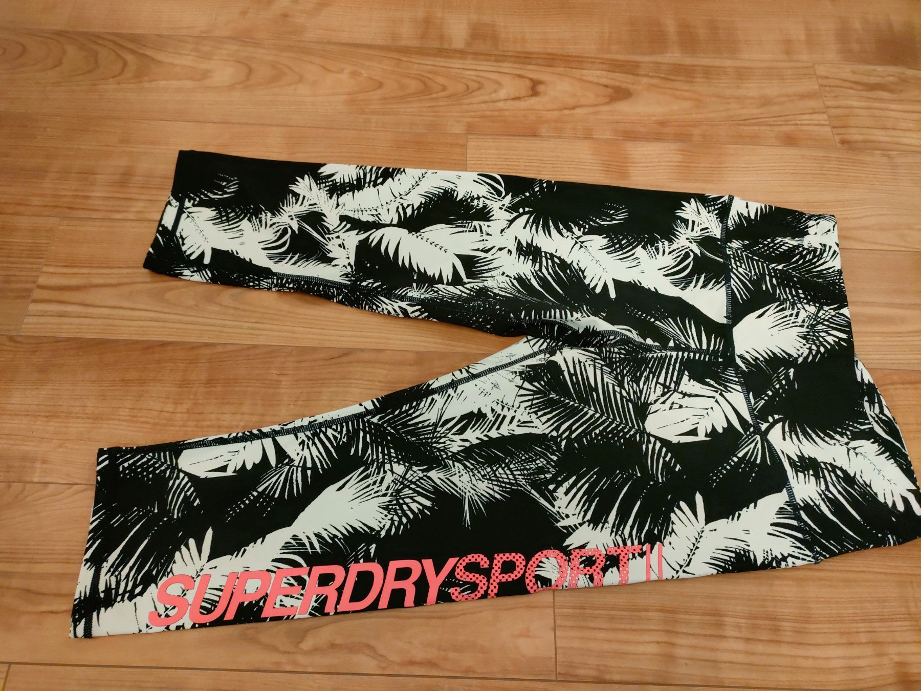 Leggings: Damen "Superdry" Sportleggins – Gebraucht aus Niederlenz von kuwue61