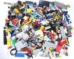 1.5 kg. Legoteile mit Minifiguren