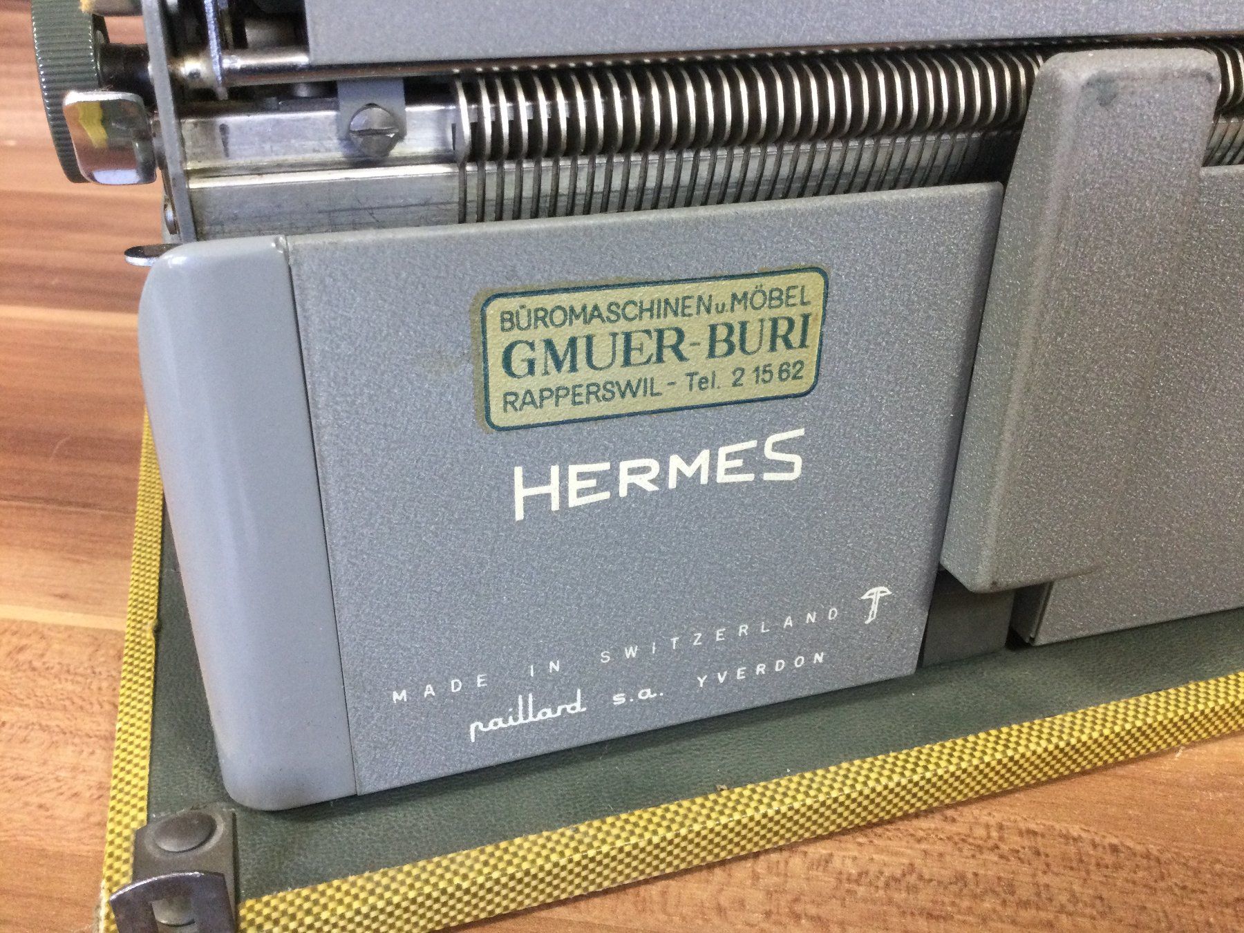 Attrezzi da lavoro: Antike Hermes 2000 Schreibmaschine mit Koffer – Usato da Wangen SZ venduto da kuriosum12 2