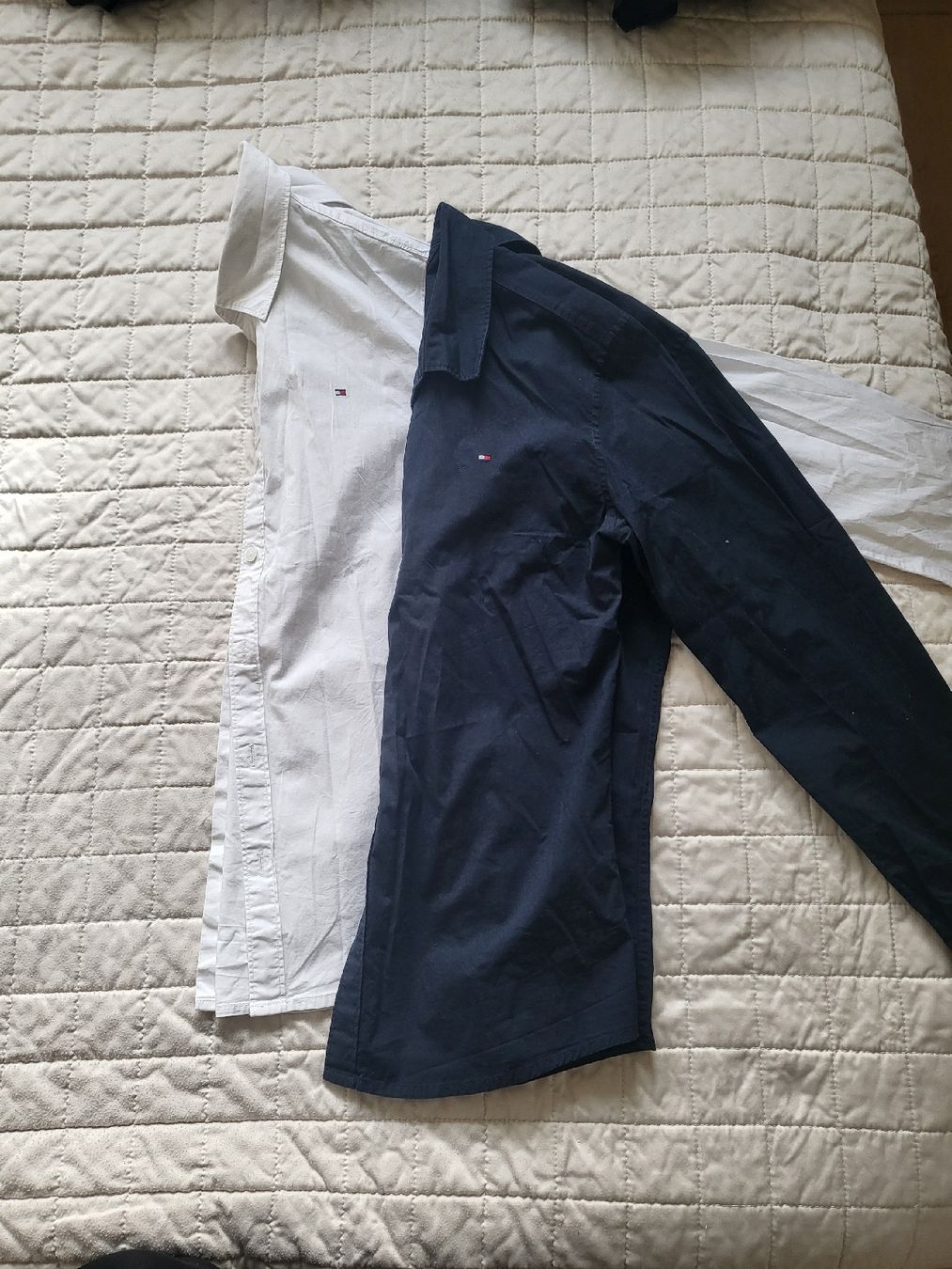 Tommy Hilfiger Camicie, T-shirt & Polo: 2 Tommy Hilfiger Shirts Bundle, Both Size 164, – Usato da Sarmenstorf venduto da zuz_q5kq 1