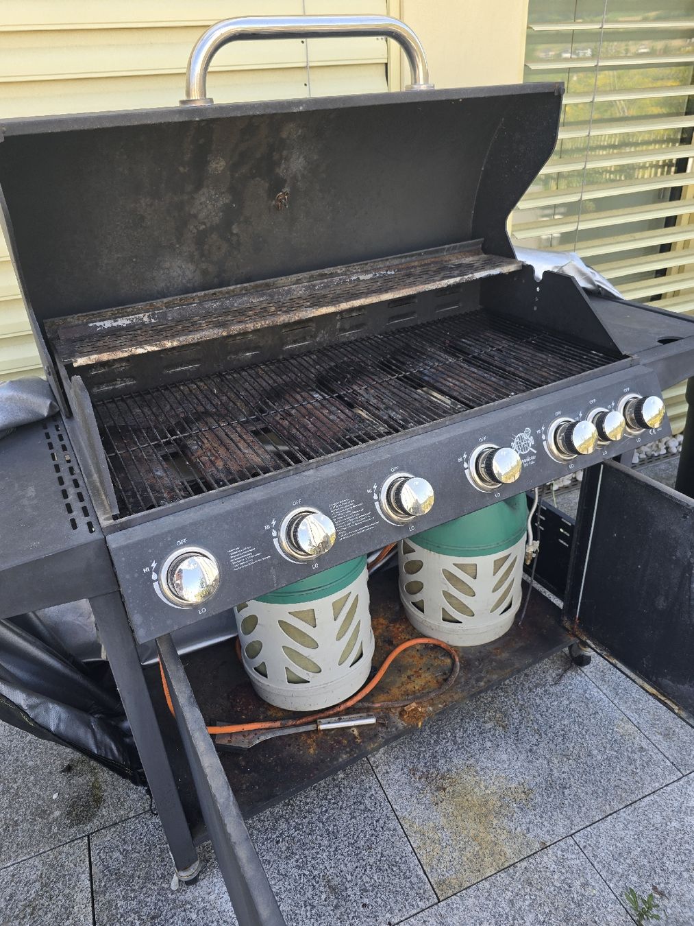 Griglie: Gasgrill broilcue mit 6 Brennern – Usato da Stein am Rhein venduto da dom_k28v 1
