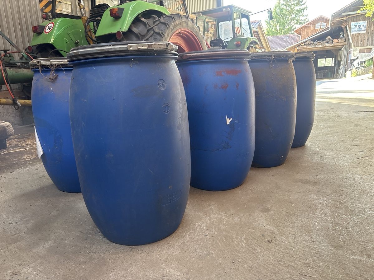 Accessori: Fass Blau ca. 120 Liter – Usato da Knonau venduto da L.Seeholzer 1