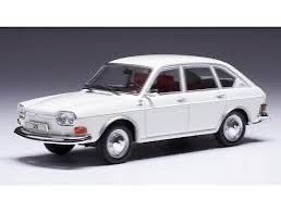 VOLKSWAGEN 411 LE 1970 WEISS 1:43 IXO