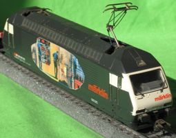 SBB Re 4/4 460 017-7 HEIZER 3451 Universal und Patina  136*