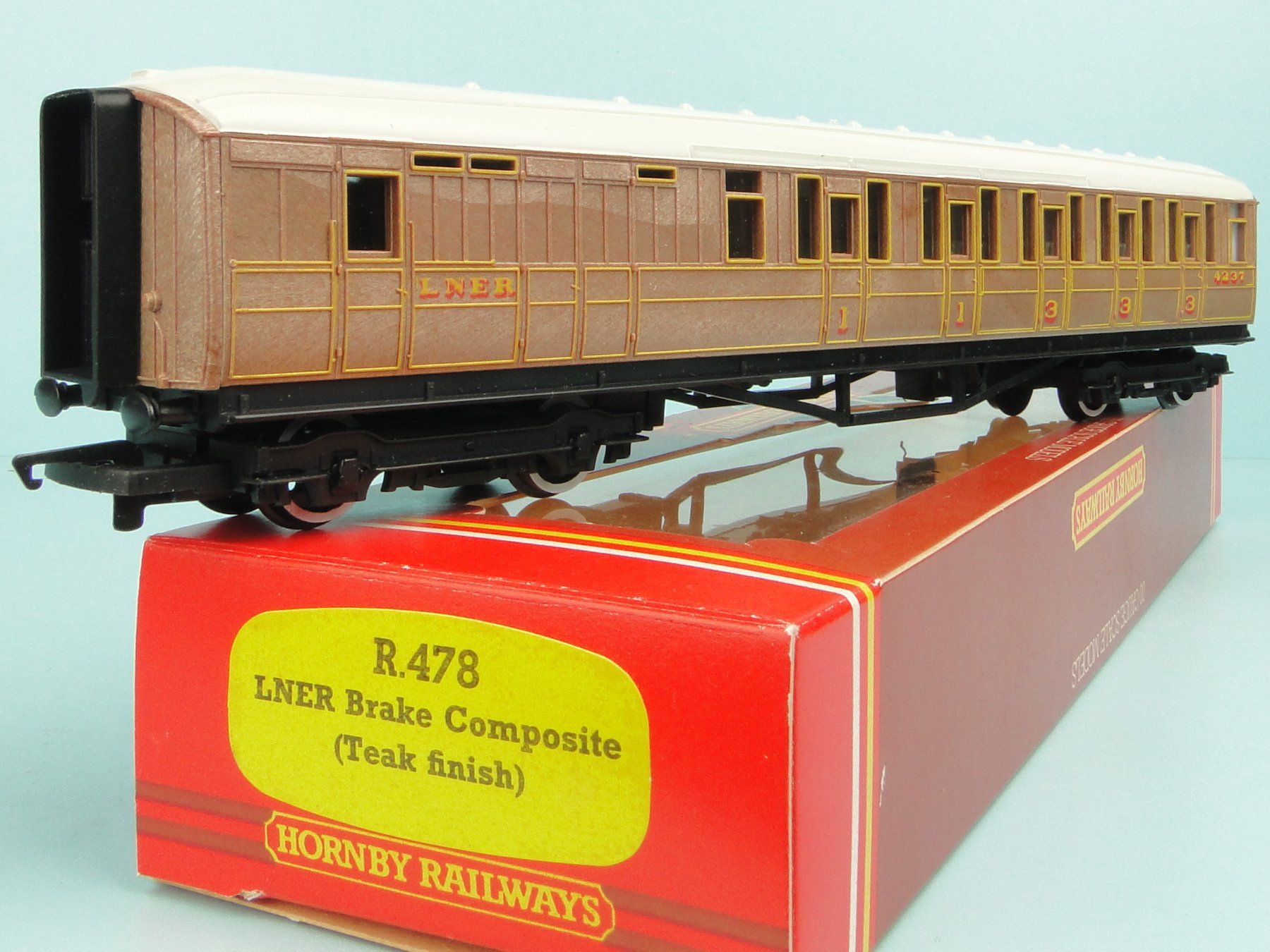 Hornby Modellini di ferrovie: Hornby R 478 LNER Brake Composite – Usato da Bülach venduto da cann11