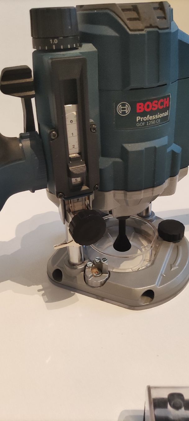 Busch Alle Maschinen: Bosch GOF 1250CE Proffessional – Gebraucht aus BASEL von E-Bro.Electro 2