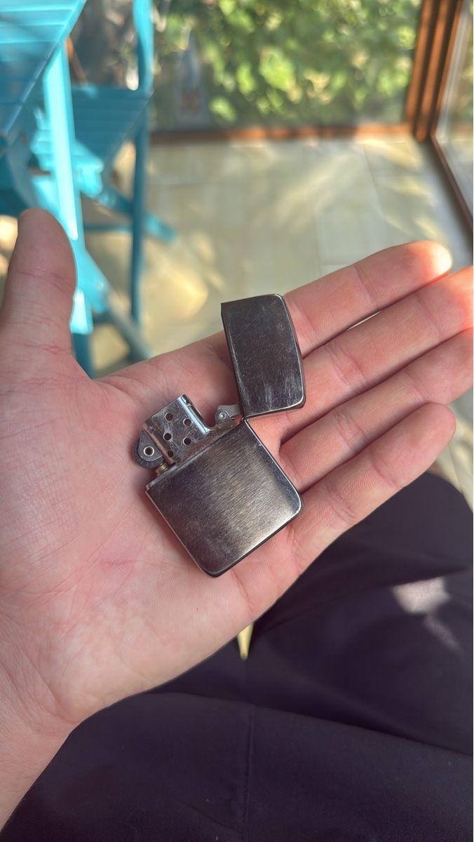 Zippo Feuerzeuge: Zippo Feuerzeug gebraucht – Gebraucht aus Spiez von Elektrik-und-co