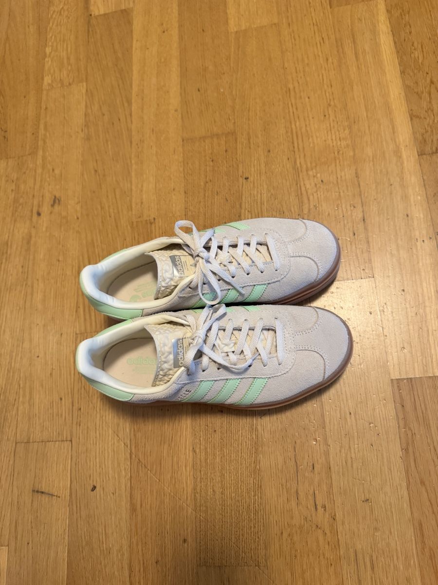 Adidas Scarpe da donna: Adidas shoes 38.5 – Usato da Zürich venduto da Lovelyperfumes 3
