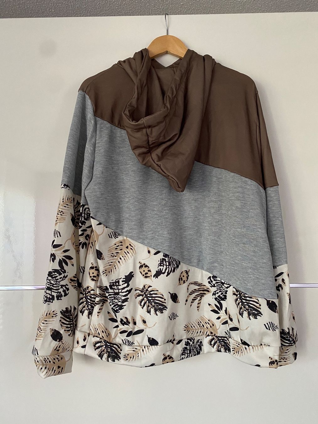 Maglioni & Felpe: Neu und original verpackter Pullover Gr. L – Nuovo e nell'imballaggio originale da Dübendorf venduto da chlinibetris 1
