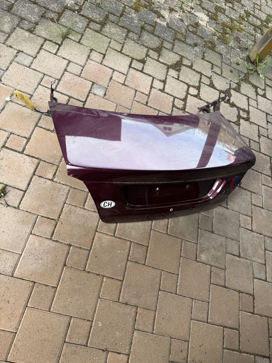 Volvo Tutti pezzi di ricambio auto: Heckklappe Volvo C70 – Usato da Frauenfeld venduto da kaf_s6q7