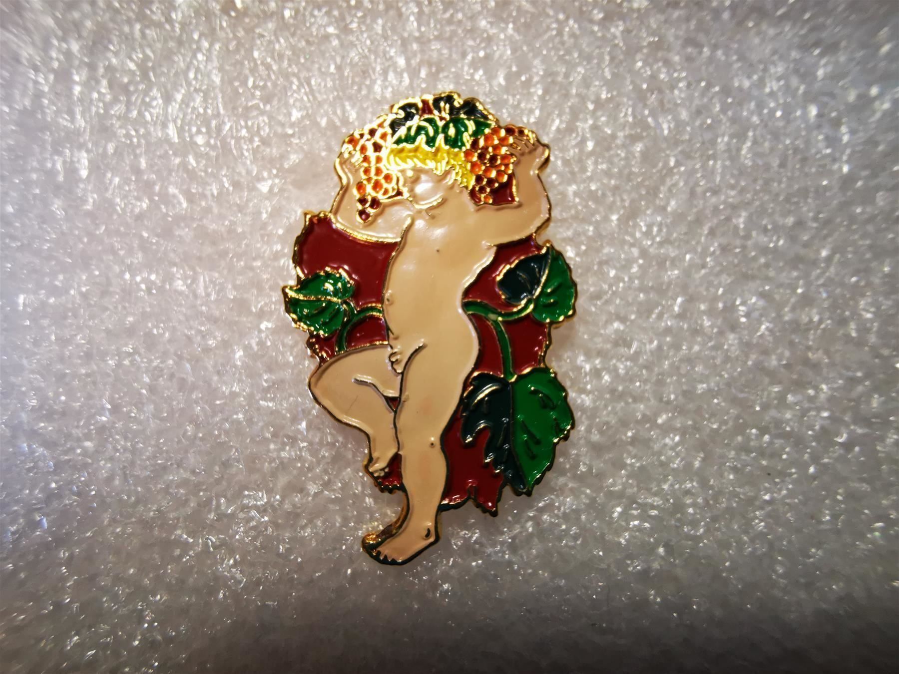 Plaquettes & Badges: Ansteckpin 90: Simone Erni Bacchus – D'occasion à Oppligen par Pin-Fall-Shop