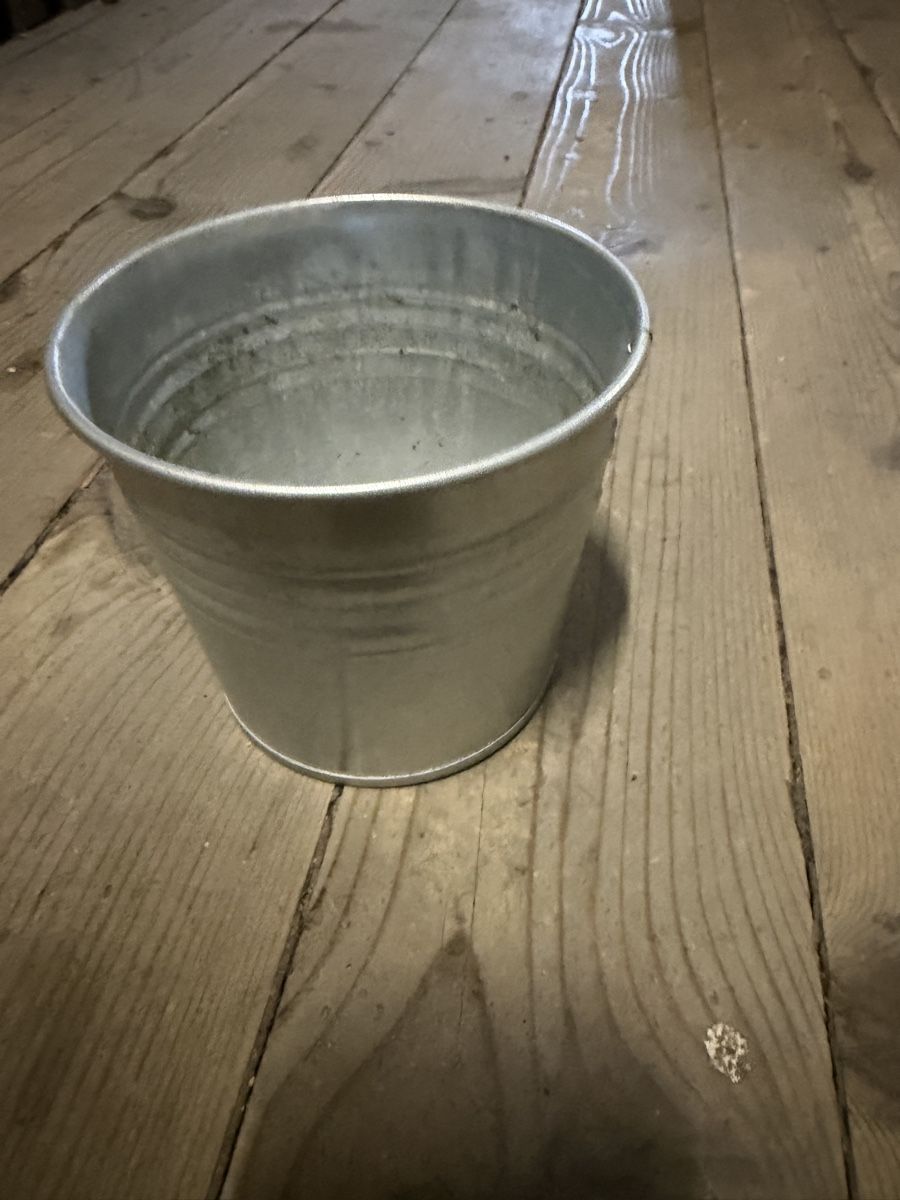 Ikea Blumentöpfe: Blumentopf Metall, Durchmesser 10.5 cm – Gebraucht aus Zürich von Nadgb1303